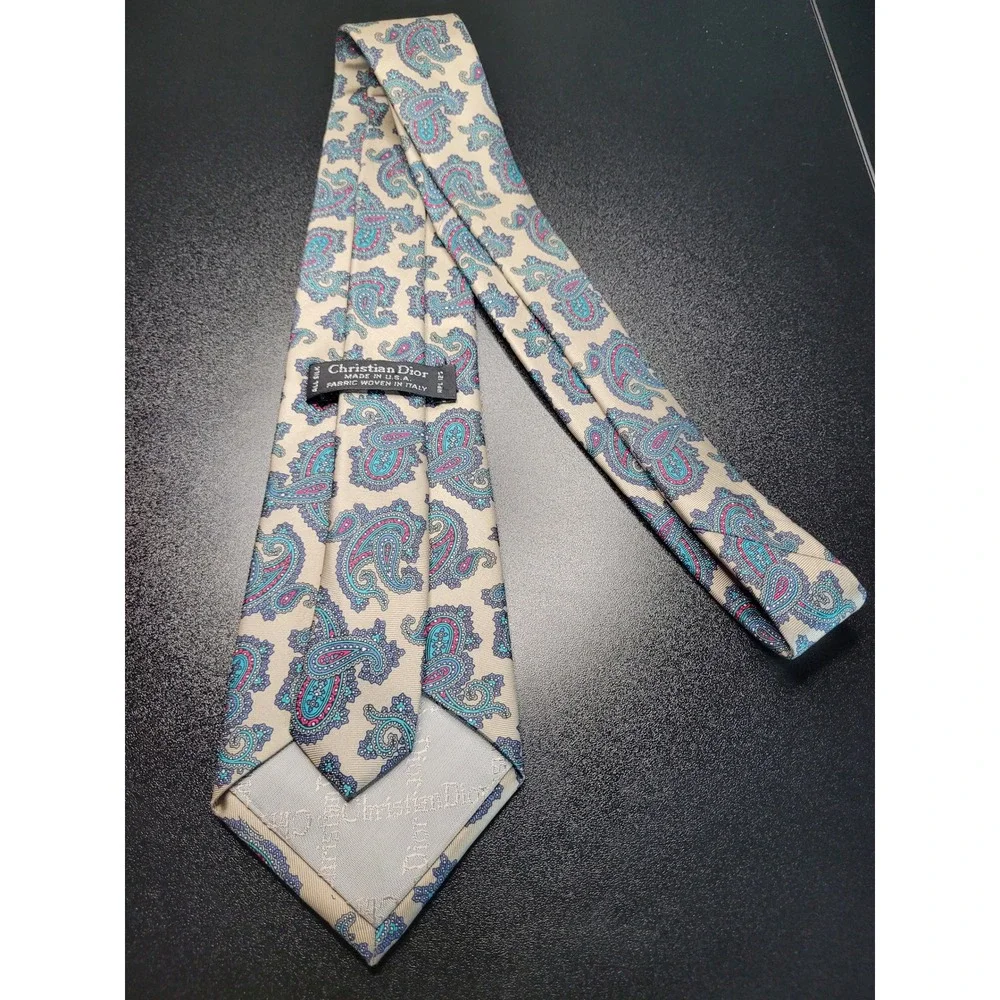 Christian Dior Men's Necktie Cream Paisley Silk 3.25